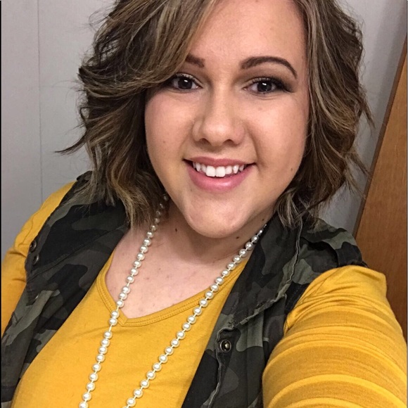 Meet your Posher, Erica - Picture 1 of 1